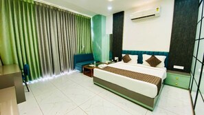 Superior Room | Soundproofing - Hotel Mura Indore (Indore)