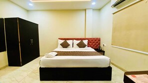 Deluxe Room | Soundproofing - Hotel Mura Indore (Indore)
