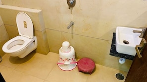 Deluxe Room | Bathroom