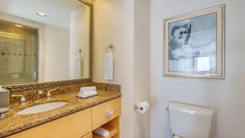 Comfort Studio, Balcony, Poolside | Bathroom | Free toiletries, hair dryer, towels, soap