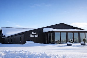 Exterior - The Fox Hostel (Hrífunesvegur)