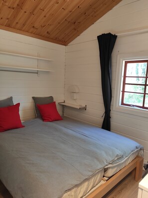 2 bedrooms, iron/ironing board