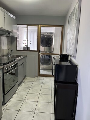 Mikrobølgeovn, ovn og kokeplater