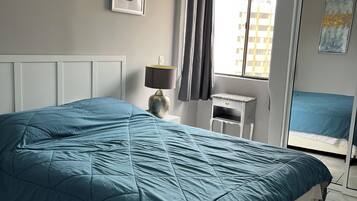 2 bedrooms, iron/ironing board, WiFi, bed sheets