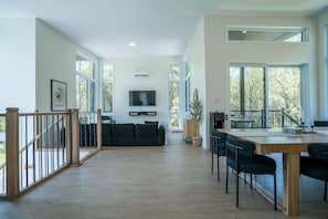 Dining - Spa & Adventure | Chalet Valikas (Weedon)