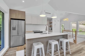 Fridge, microwave, oven, stovetop - Spa & River - Le Zenith (Saint-Côme)