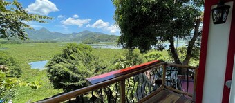 Room or 3-bedroom house in Olomega with WiFi, AC, Lake/Mountain views.