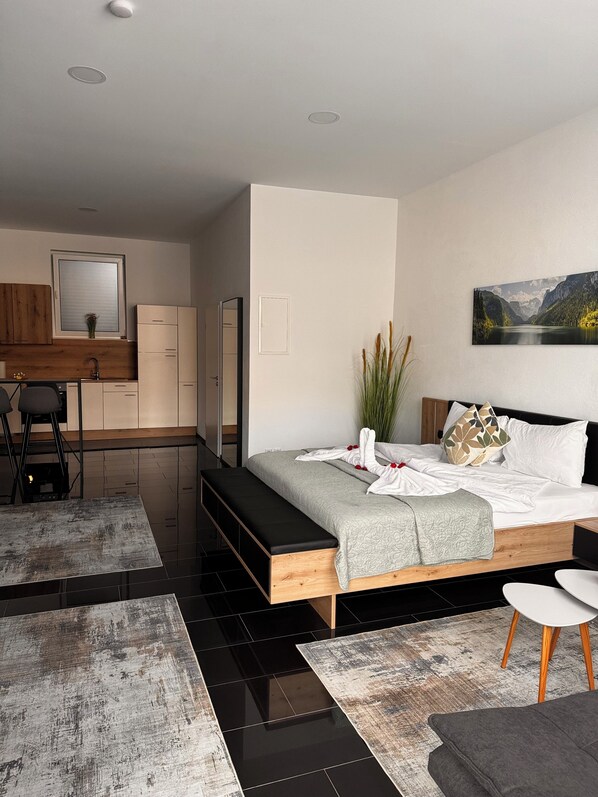 1 bedroom, iron/ironing board, WiFi, bed sheets - Elisa's apartment - Enjoy stylish living and pure relaxation (Korntal-Münchingen)