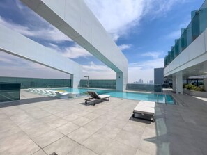 Pool - 1BR in 1 Residence Al Wasl with pool and gym (Dubai)