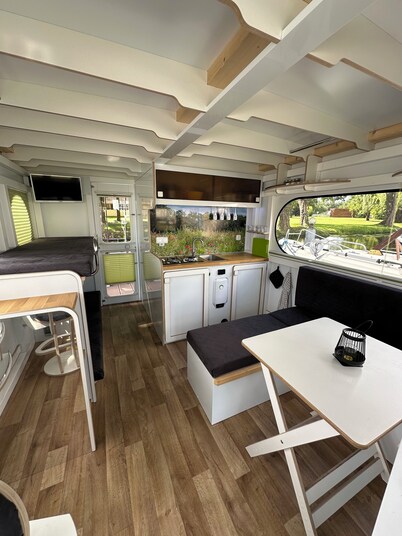 Houseboat Queen Emma! Deep relaxation on gently rocking waves!!!