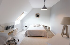 5 chambres, fer et planche à repasser, Wi-Fi, draps fournis