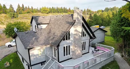 6-bedroom house in enchanting Caledon Village with WiFi, AC, fitness equipment