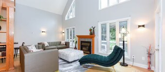 6-bedroom house in enchanting Caledon Village with WiFi, AC, fitness equipment