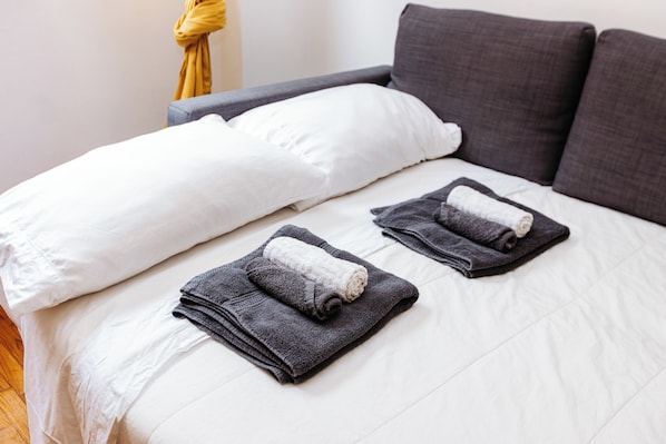 1 chambre, fer et planche à repasser, Wi-Fi, draps fournis