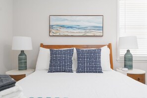 2 bedrooms, iron/ironing board, internet, bed sheets