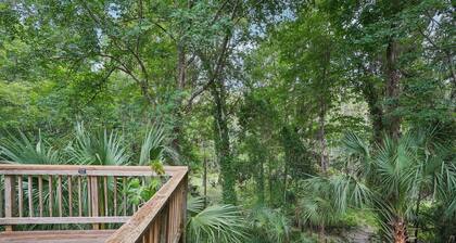 Quietly Elevated Gainesville Guest Suite - The Perch at Misty Hollow