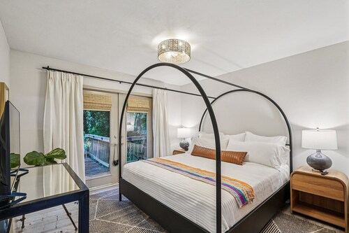 Quietly Elevated Gainesville Guest Suite - The Perch at Misty Hollow