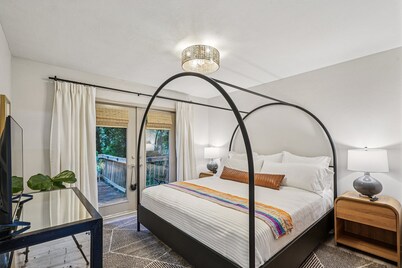 Quietly Elevated Gainesville Guest Suite - The Perch at Misty Hollow