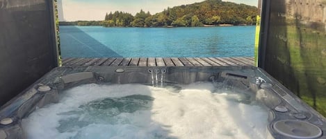 Bain à remous extérieur