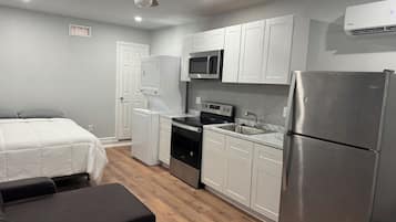 1 chambre, fer et planche à repasser, Wi-Fi, literie fournie