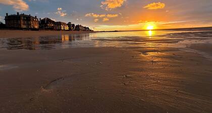 Detached seaside apartment Normandy