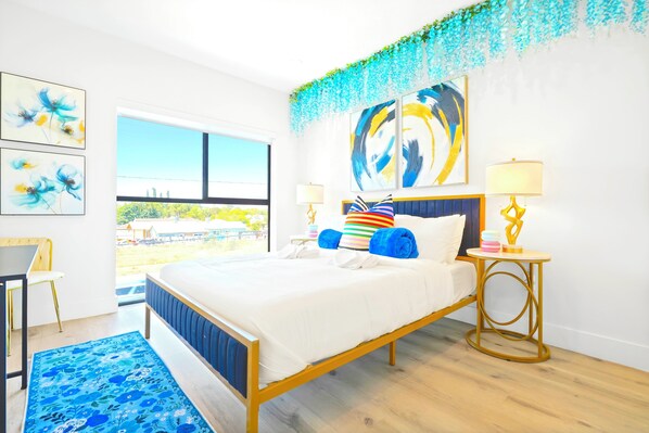 5 bedrooms, iron/ironing board, WiFi, bed sheets