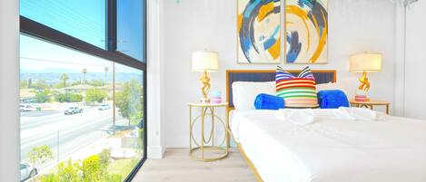 5 chambres, fer et planche à repasser, Wi-Fi, draps fournis
