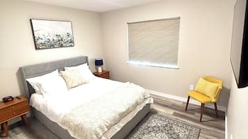 2 habitaciones, escritorio, tabla de planchar con plancha y wifi gratis