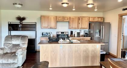 Touch of Alaska: Volcano Vista - Full House with Views