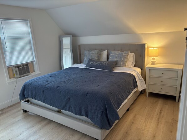 3 bedrooms, desk, free WiFi, bed sheets