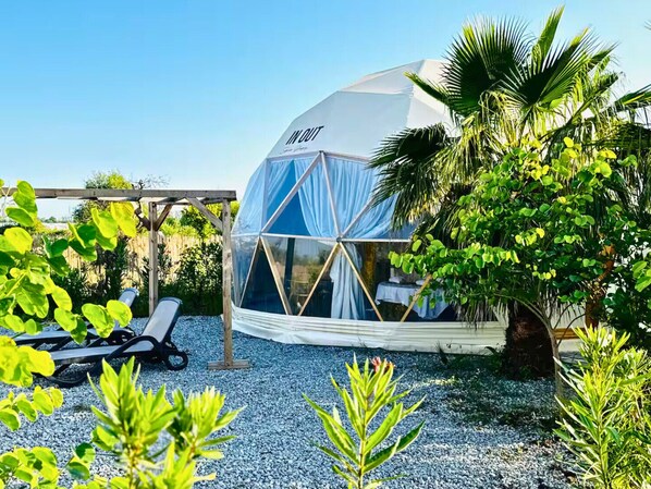 Junior Tent, Patio | Premium bedding, minibar, desk, blackout drapes