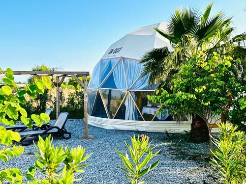 In Out Resort Glamping