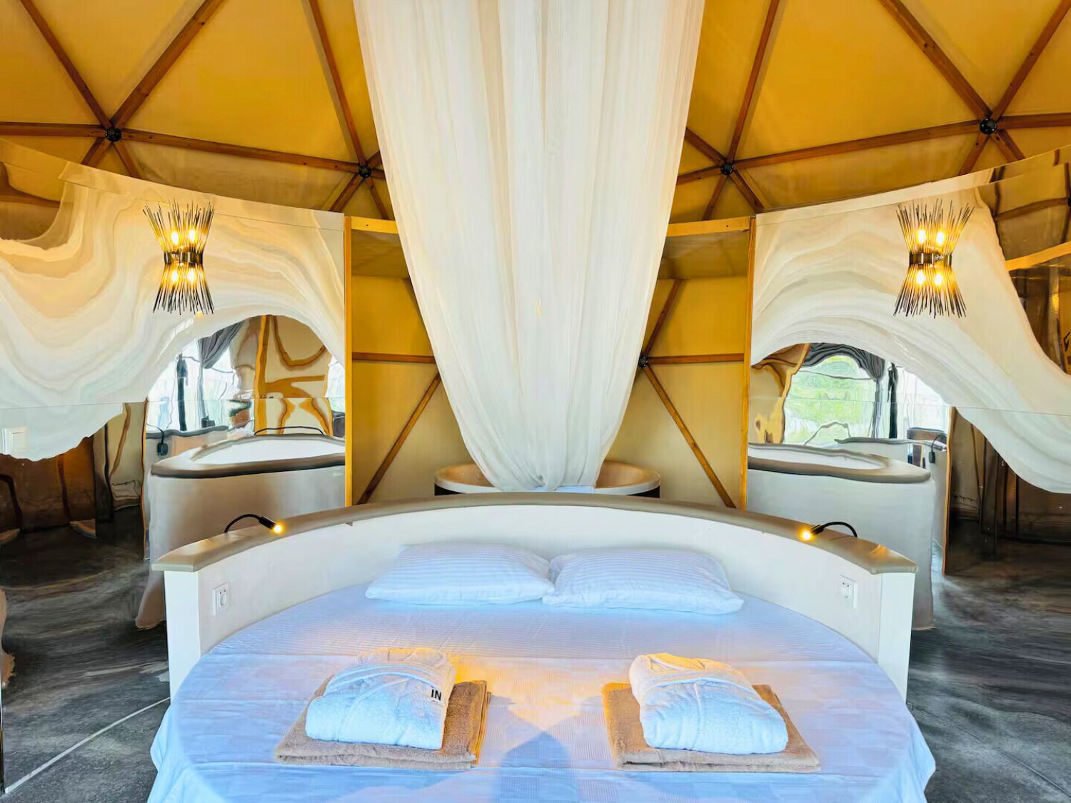 Literie de qualité supérieure, minibar, bureau, rideaux occultants