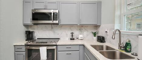 Micro-ondas, fogão, cooktop, lava-louças