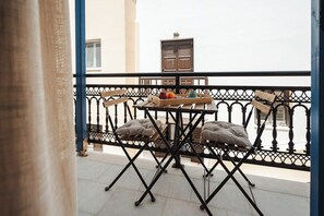 تناول الطعام بالخارج