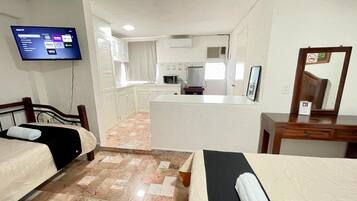 Comfort Studio Suite | Free WiFi, bed sheets