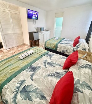 Comfort Quadruple Room, 2 Double Beds | Free WiFi, bed sheets