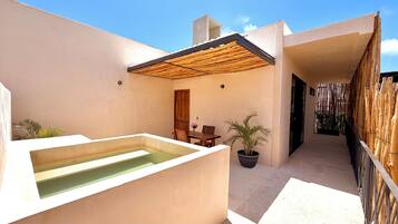Private pool