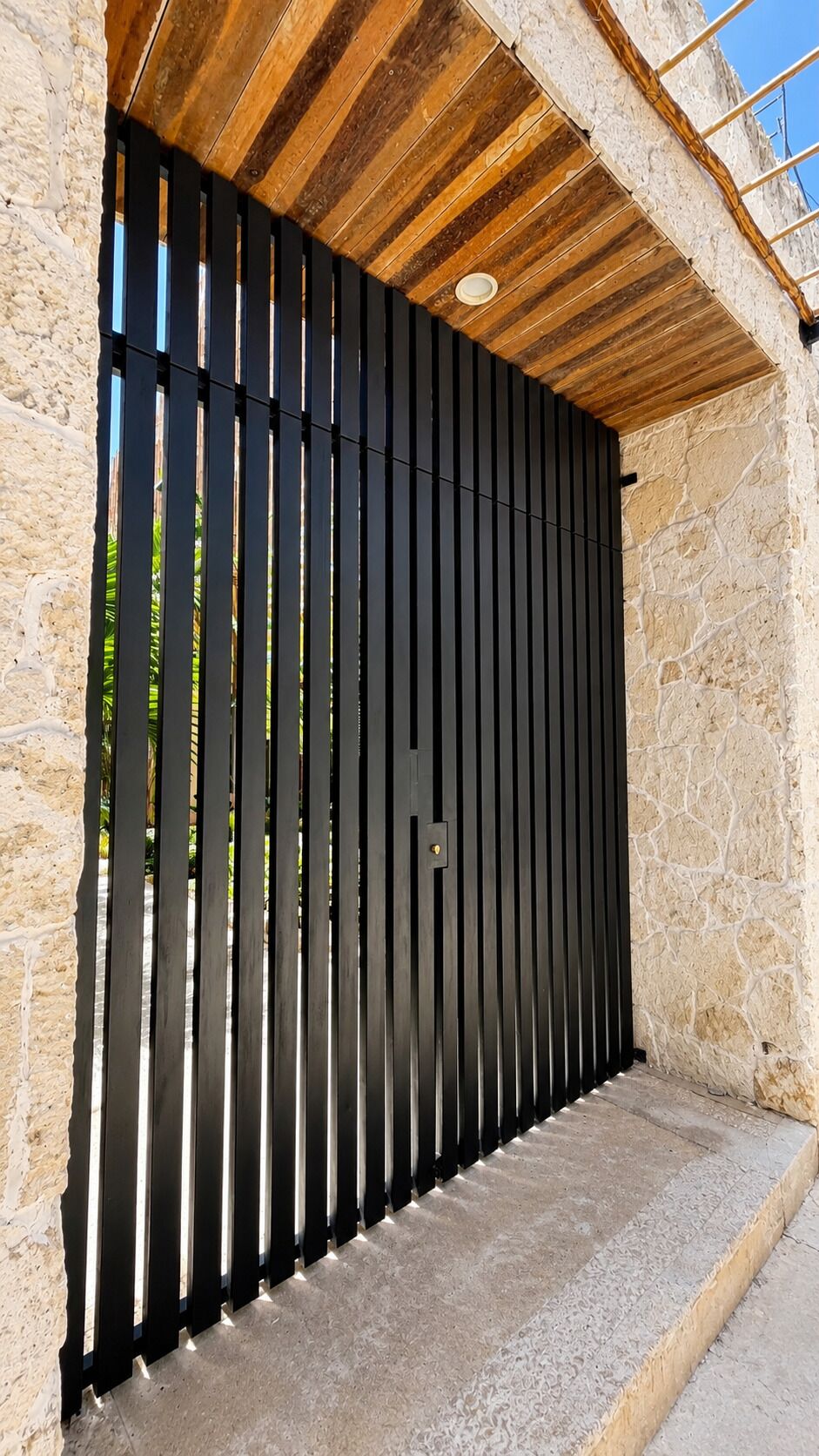 Entrada al alojamiento