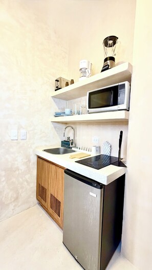 Mini-fridge, microwave, stovetop, blender