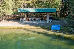 Property grounds - Fishing Escape in the Woods (Eureka)