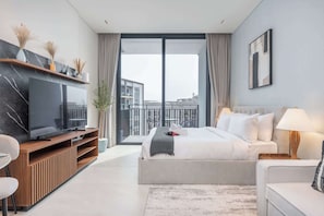 Iron/ironing board, WiFi, bed sheets