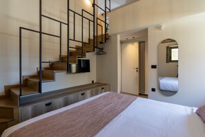 9 chambres, coffres-forts dans les chambres, fer et planche à repasser