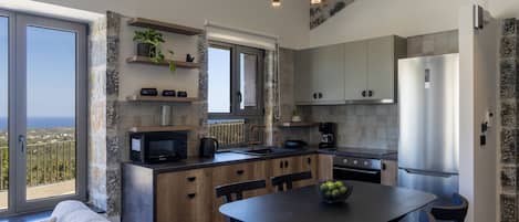 Frigorifero, microonde, forno, lavastoviglie