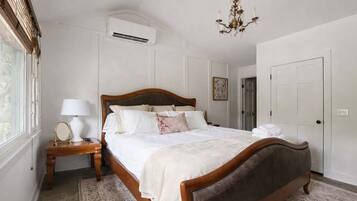 1 bedroom, WiFi (free), bed sheets