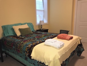 5 bedrooms, iron/ironing board, WiFi, bed sheets