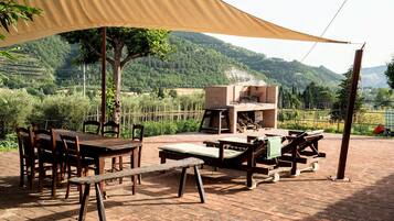 House | Outdoor dining