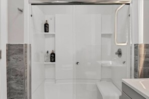 Unclassified image, 5 of 32, button