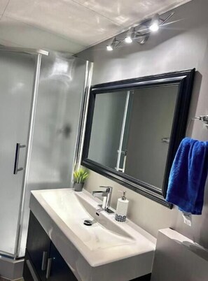 Shower - RelaxInn Home (Winnipeg)