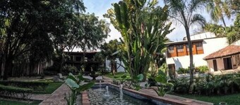 Residence for 14 people with a swimming pool in a natural area